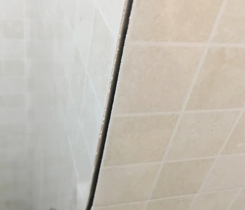 沈河瓷砖空鼓维修公司分享阳台瓷砖脱落的修复过程可以分为以下几个步骤